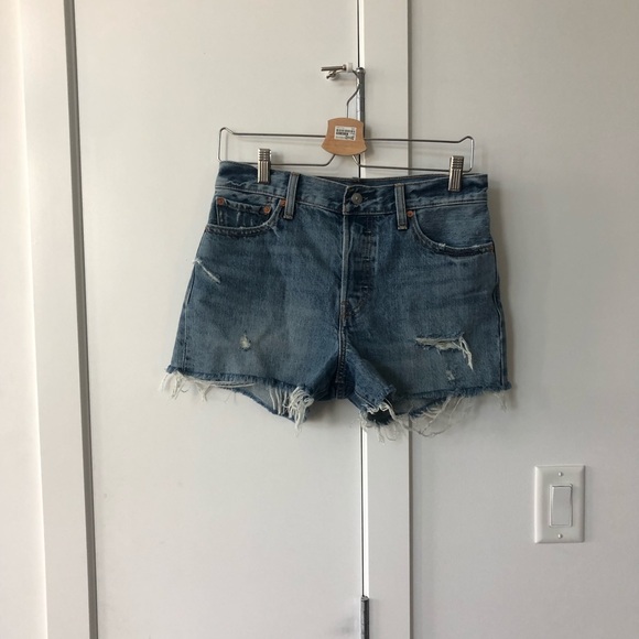 LEVI’s wedgie short - Picture 3 of 3